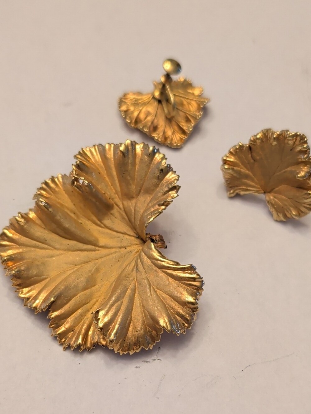 Vintage Gold Leaf Floral Brooch and Screw Earrings Set